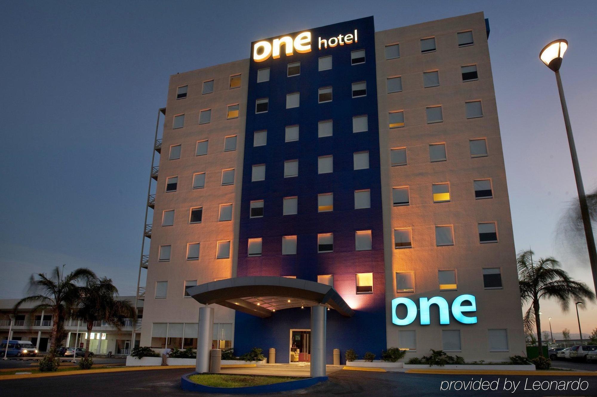Hotel One Monterrey Aeropuerto à Apodaca Extérieur photo