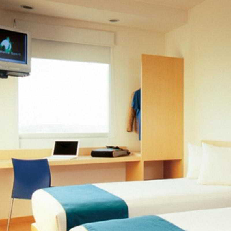 Hotel One Monterrey Aeropuerto à Apodaca Extérieur photo