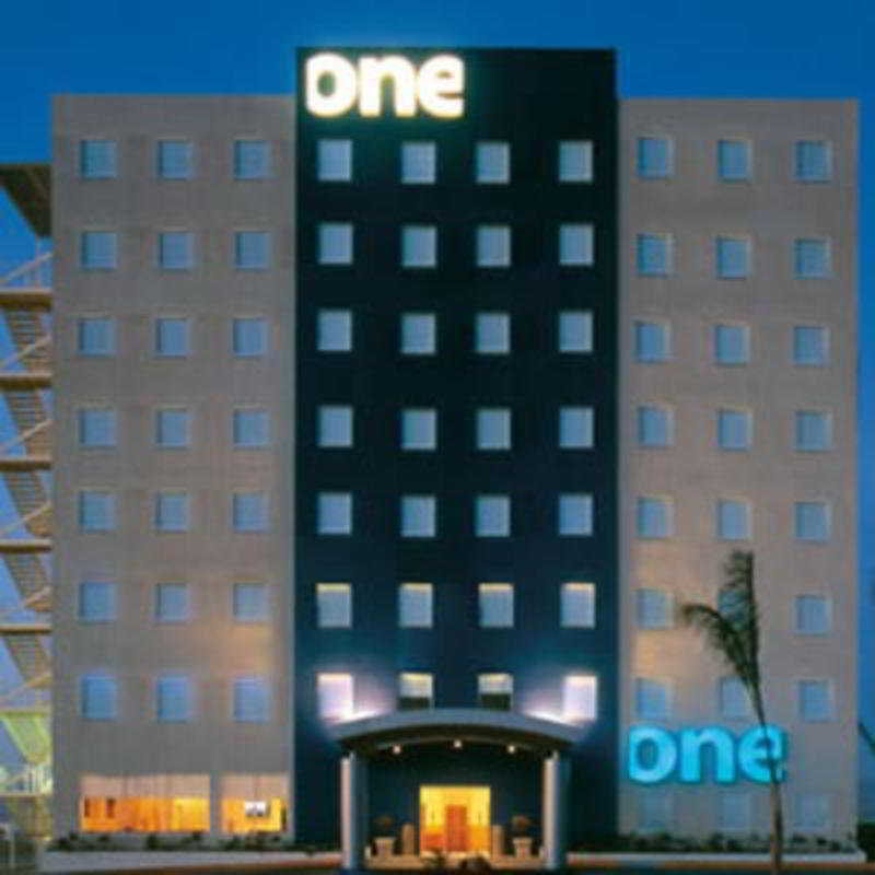 Hotel One Monterrey Aeropuerto à Apodaca Extérieur photo