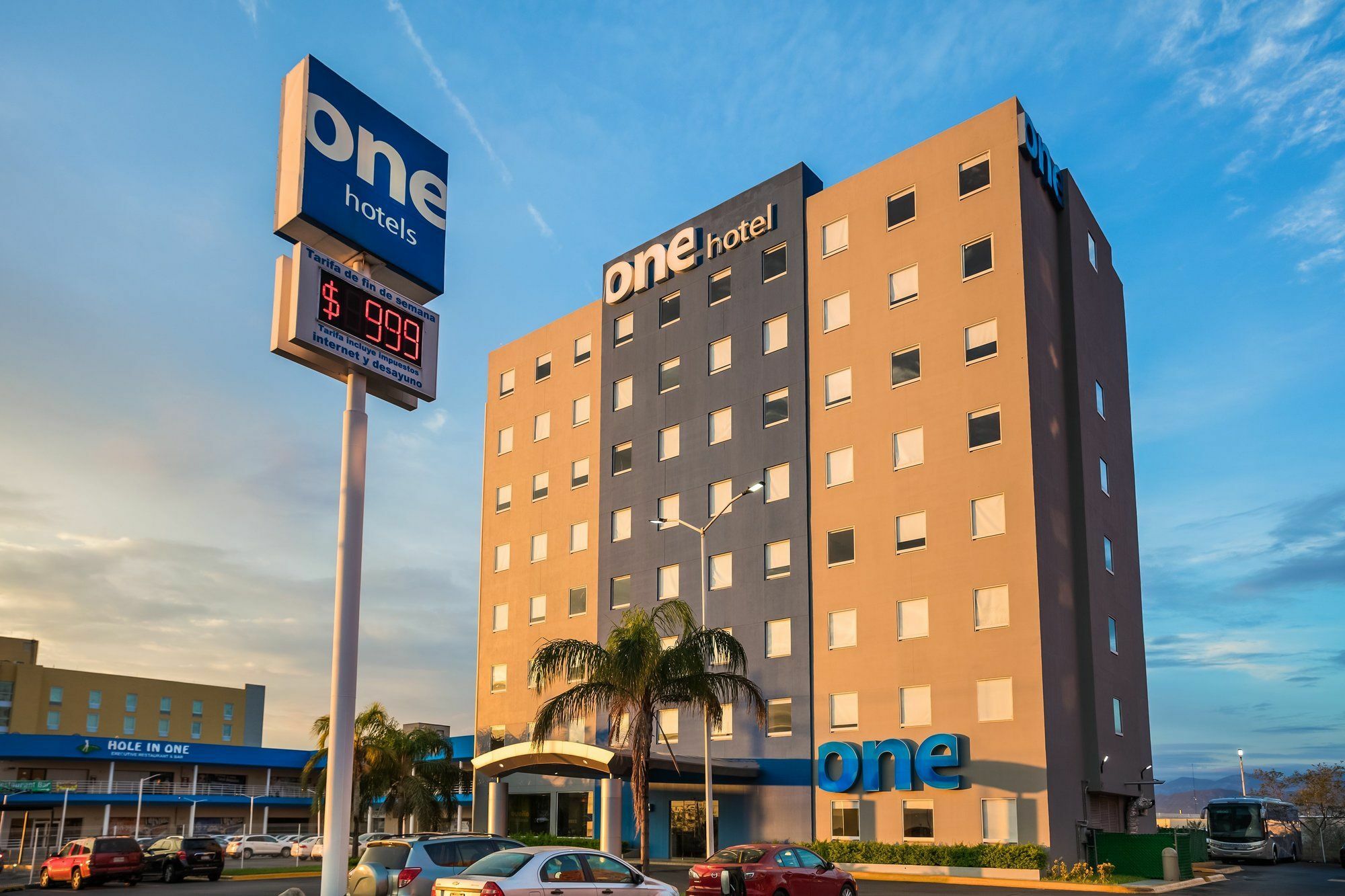 Hotel One Monterrey Aeropuerto à Apodaca Extérieur photo