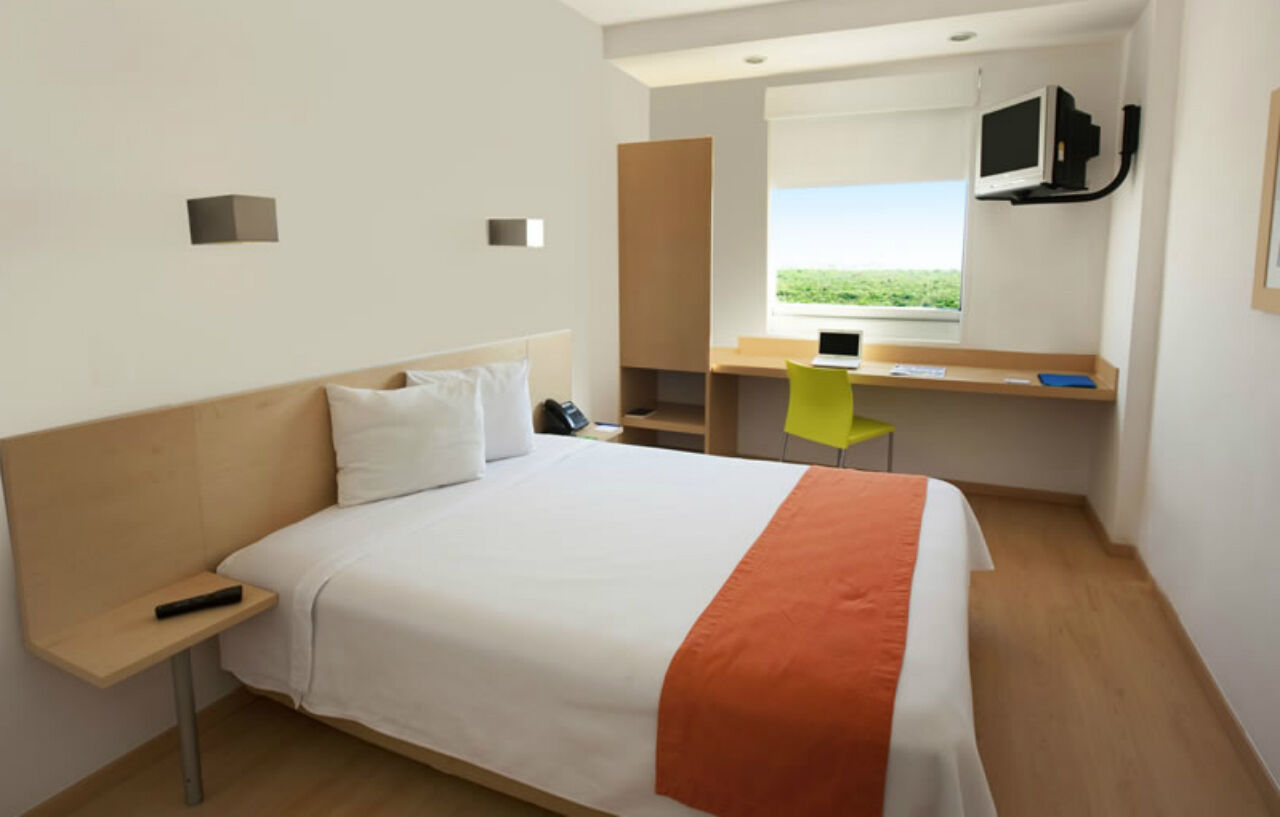 Hotel One Monterrey Aeropuerto à Apodaca Extérieur photo