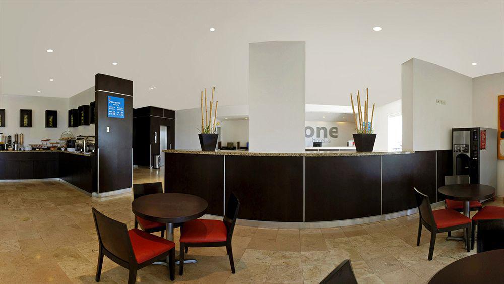 Hotel One Monterrey Aeropuerto à Apodaca Extérieur photo